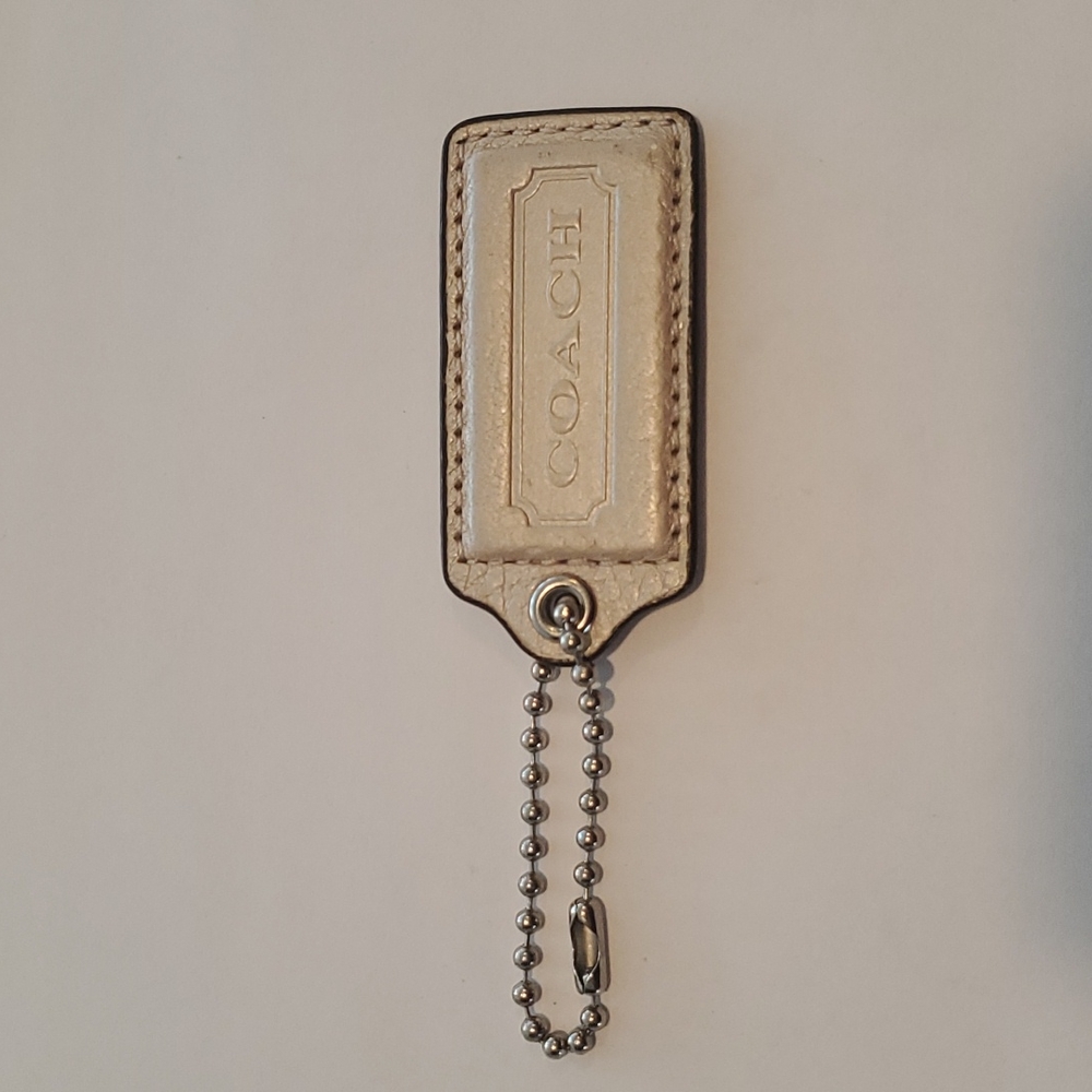 2.25" Medium COACH BEIGE PEARL LEATHER KEY FOB BAG CHARM KEYCHAIN HANGTAG TAG